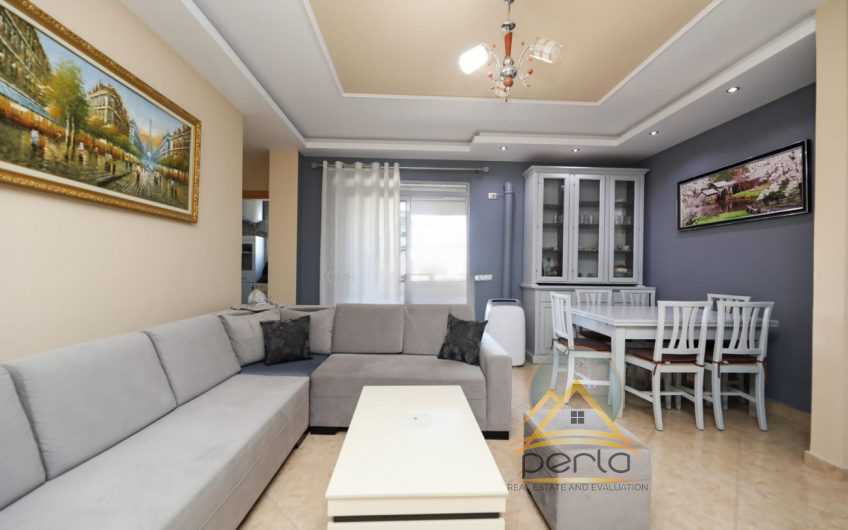 Shitet apartament 2+1 në Transballkanike,Vlorë