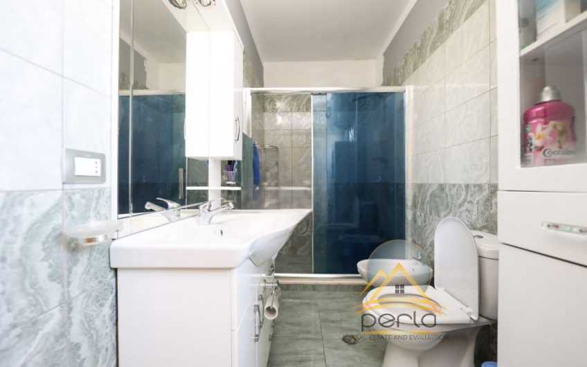 Shitet apartament 2+1 në Transballkanike,Vlorë