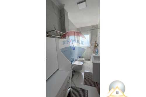 Shitet apartament 1+1 ne Fresk
