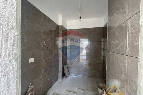 Shitet apartament 2+1 tek Kompleksi Univers City