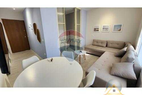 Shitet apartament 1+1  ne Golem