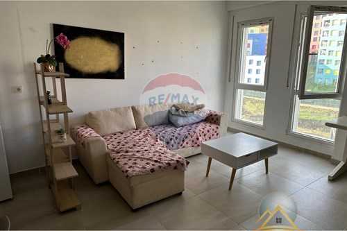 Shitet apartament 1+1 ne Ali Demi