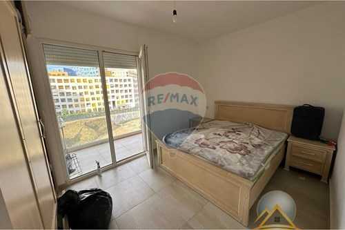 Shitet apartament 1+1 ne Ali Demi