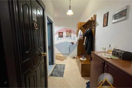 Shitet apartament 1+1 në Don Bosko