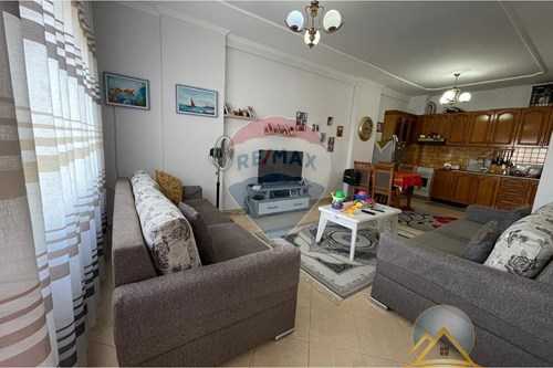 Shitet apartament 1+1 në Don Bosko