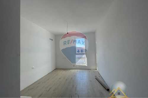 Shitet apartament 2+1 tek Kompleksi Univers City