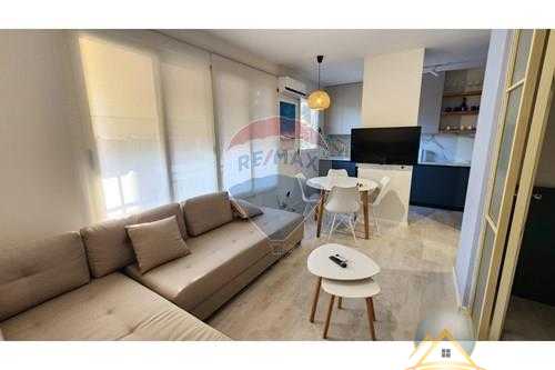 Shitet apartament 1+1  ne Golem