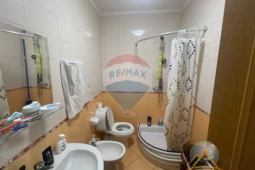 Shitet apartament 1+1 prane Ring Center