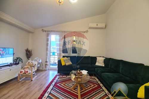 Shitet apartament 2+1 2 tualete prane Fakultetit Ekonomik