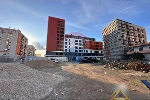 Shitet apartament 1 + 1 te Bulevardi i Ri te kompleksi Ndregjoni