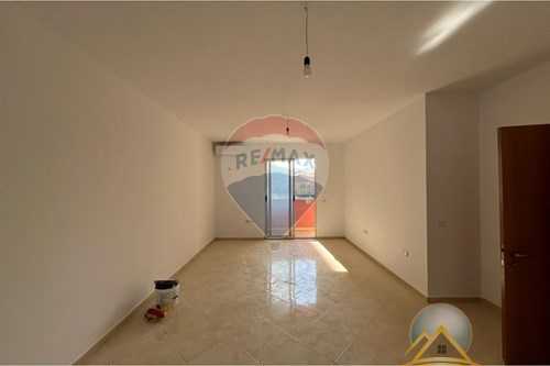 Shitet apartament 1+1 ne Yzberisht