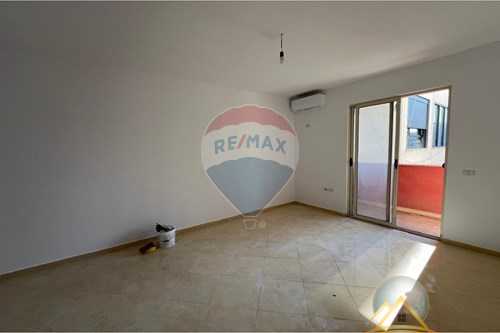 Shitet apartament 1+1 ne Yzberisht