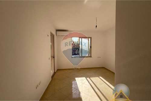 Shitet apartament 1+1 ne Yzberisht