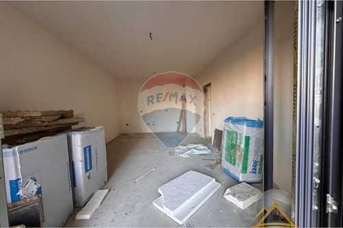 Shitet apartament 1 + 1 te Bulevardi i Ri te kompleksi Ndregjoni