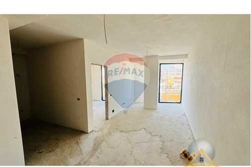 Shitet apartament 1+1 tek Rezidenca “Mine Peza, Nova Construction