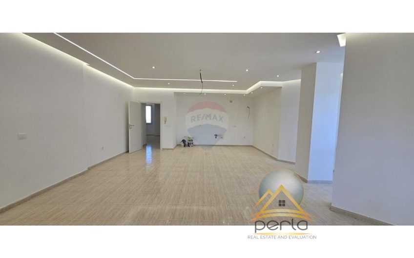 SHITET APARTAMENT 3+1+2 PRANE AMBASADES AMERIKANE