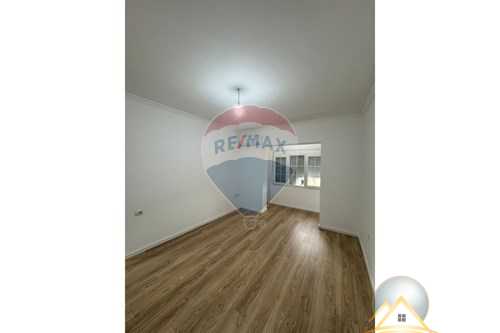 Shitet apartament 1+1 ne Myslym Shyri