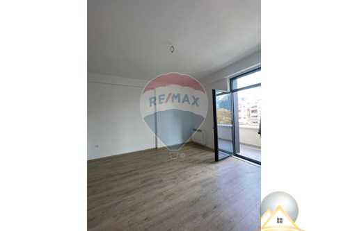 Jepet zyre per qira ne zonen e Myslym Shyrit