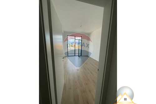 Jepet zyre per qira ne zonen e Myslym Shyrit