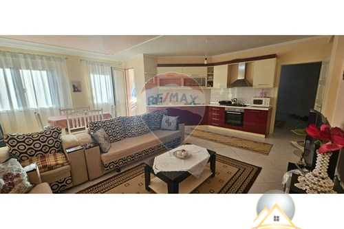 Shitet apartament 2+1 ne Fresk ,rruga Muhamet Deliu