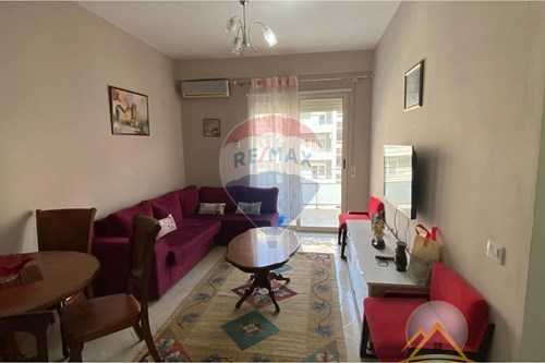 Jepet me qira apartament 1+1 tek Golden Park, pranë Spitalit Amerikan 3
