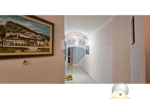 Shitet apartament 2+1 ne Fresk ,rruga Muhamet Deliu