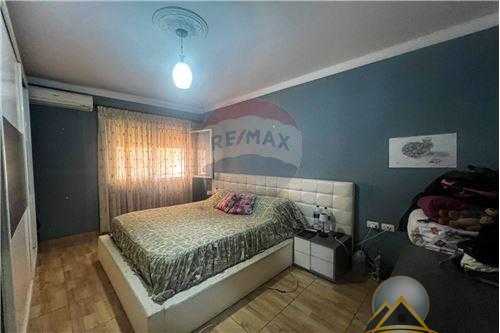 Shitet apartament 1+1 prane Gama Market , Vlore