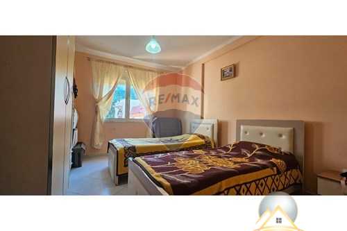 Shitet apartament 2+1 ne Fresk ,rruga Muhamet Deliu