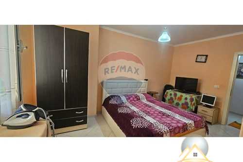 Shitet apartament 2+1 ne Fresk ,rruga Muhamet Deliu
