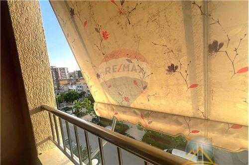 Shitet apartament 1+1 prane Gama Market , Vlore