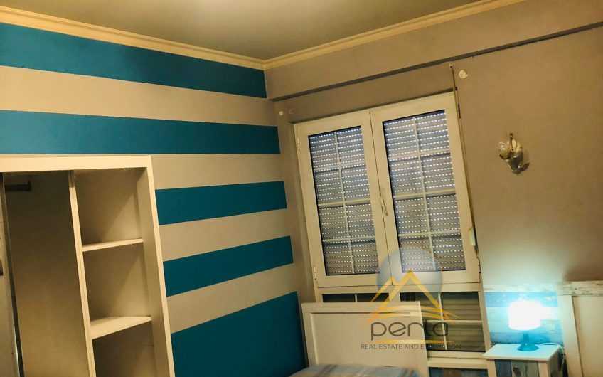 JAPIM APARTAMENT 2+1 PËR QIRA