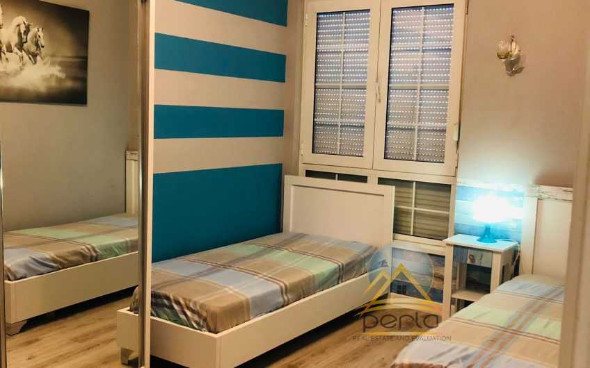 JAPIM APARTAMENT 2+1 PËR QIRA