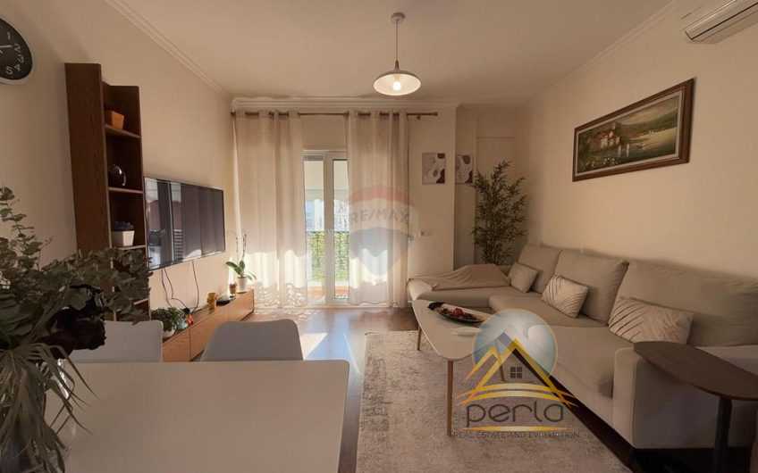 Apartament 1+1+parkim me qira Kristal Center