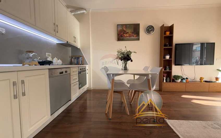 Apartament 1+1+parkim me qira Kristal Center