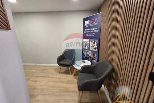 Ambient zyrash me qira ne qender