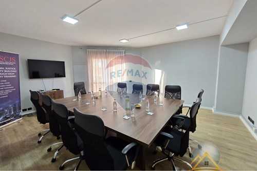 Ambient zyrash me qira ne qender