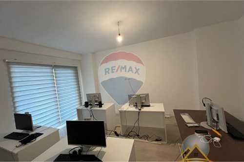 Jepet me qira zyre  2+1+2 ne Myslym Shyri