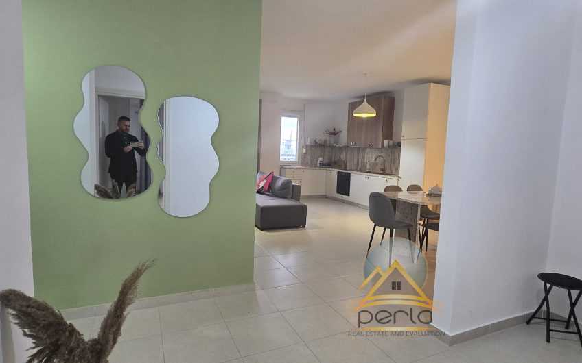 Jepet me qira apartament (3+1+2) Porti i Durresit