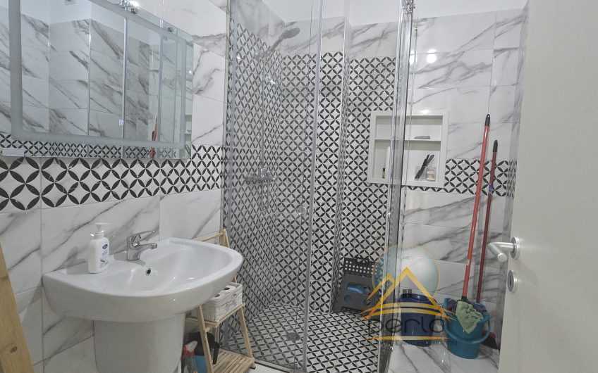 Jepet me qira apartament (3+1+2) Porti i Durresit