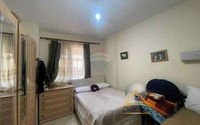 Shitet apartament 1+1, mbi unaze, prane Kristal Center