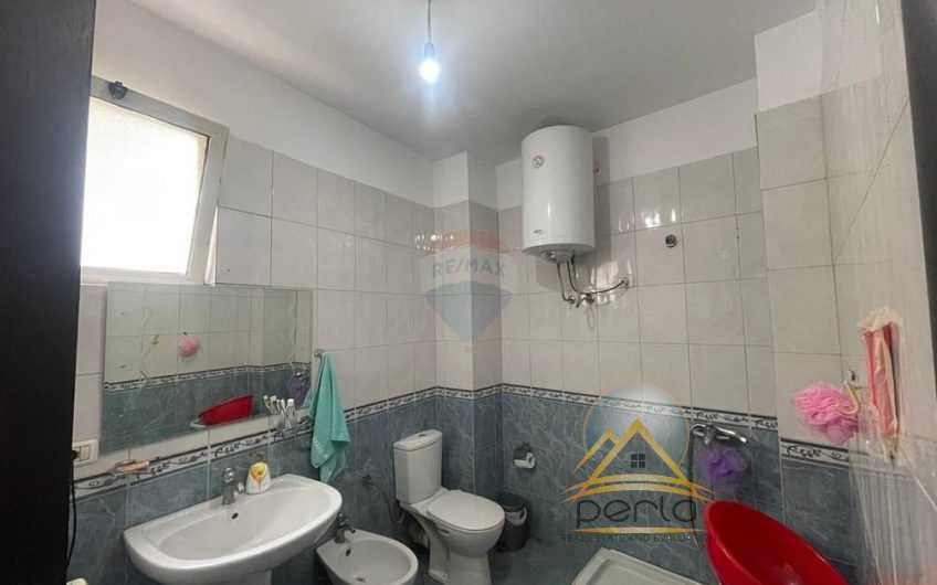 Shitet apartament 1+1, mbi unaze, prane Kristal Center