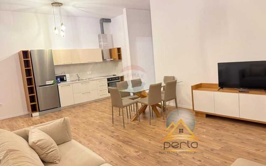 Jepet me qira apartament 1+1+post parkimi tek Kompleksi Delijorgji .