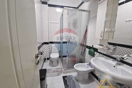 Shitet apartament 1+1 tek rruga Bardhyl