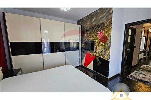Jepet me qira apartament 3+1 prane Mullirit, Bulevardi Zogu I