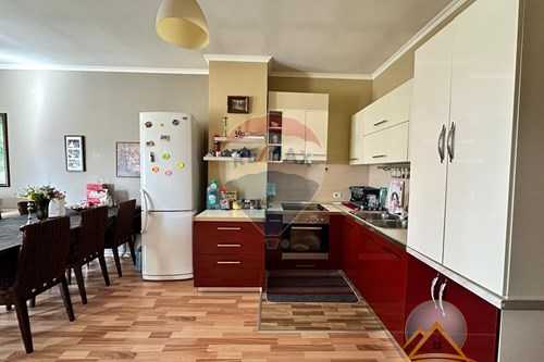 Shitet apartament 1+1 ne Astir , ngjitur me kompleksin Urban Gate