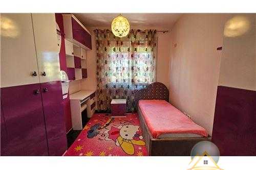 Jepet me qira apartament 3+1 prane Mullirit, Bulevardi Zogu I
