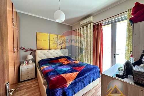 Shitet apartament 1+1 ne Astir , ngjitur me kompleksin Urban Gate