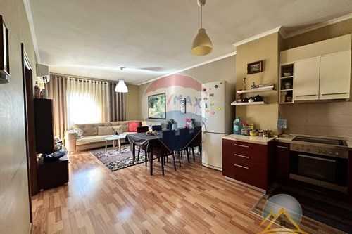 Shitet apartament 1+1 ne Astir , ngjitur me kompleksin Urban Gate