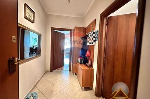 Shitet apartament 1+1 ne Astir , ngjitur me kompleksin Urban Gate