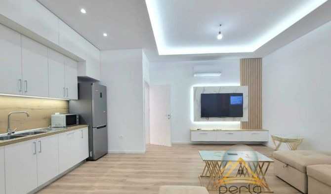 Jepet me qira shtepi private , Teg 700 €